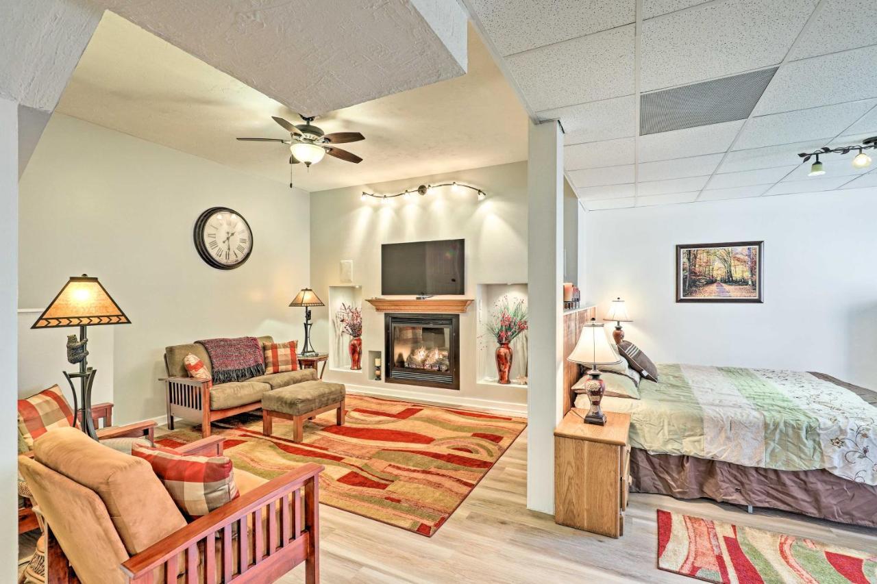 Asheville Mountain Getaway With Patio And Koi Pond! 외부 사진